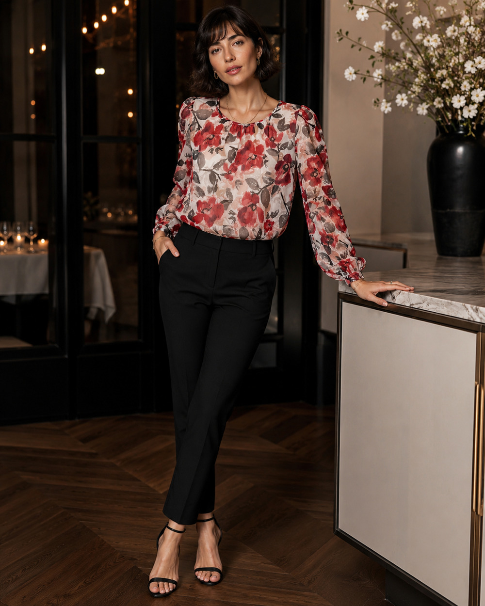 White House Black Market Floral Top Size 6 Mediterranean Romantic Tomato Girl